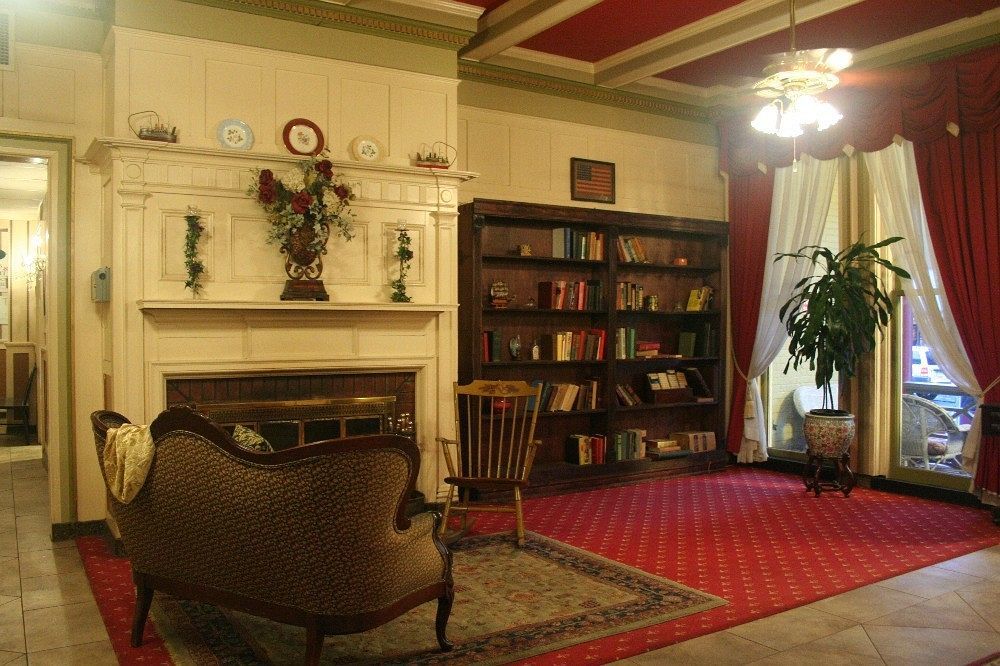The Yankee Pedlar Inn Torrington Экстерьер фото